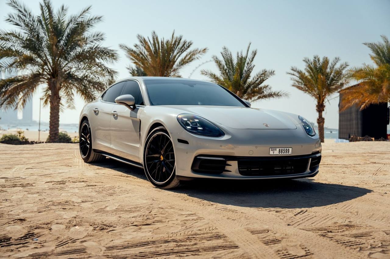 Porsche Panamera — 1