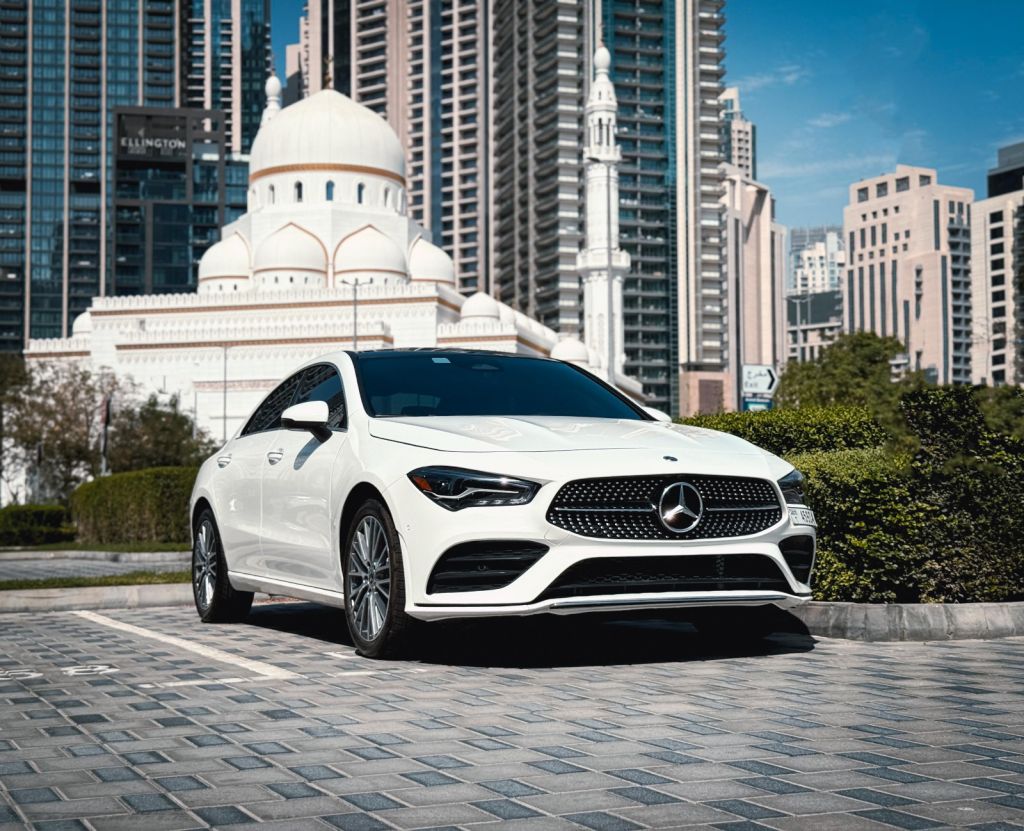 Mercedes-Benz CLA — 1