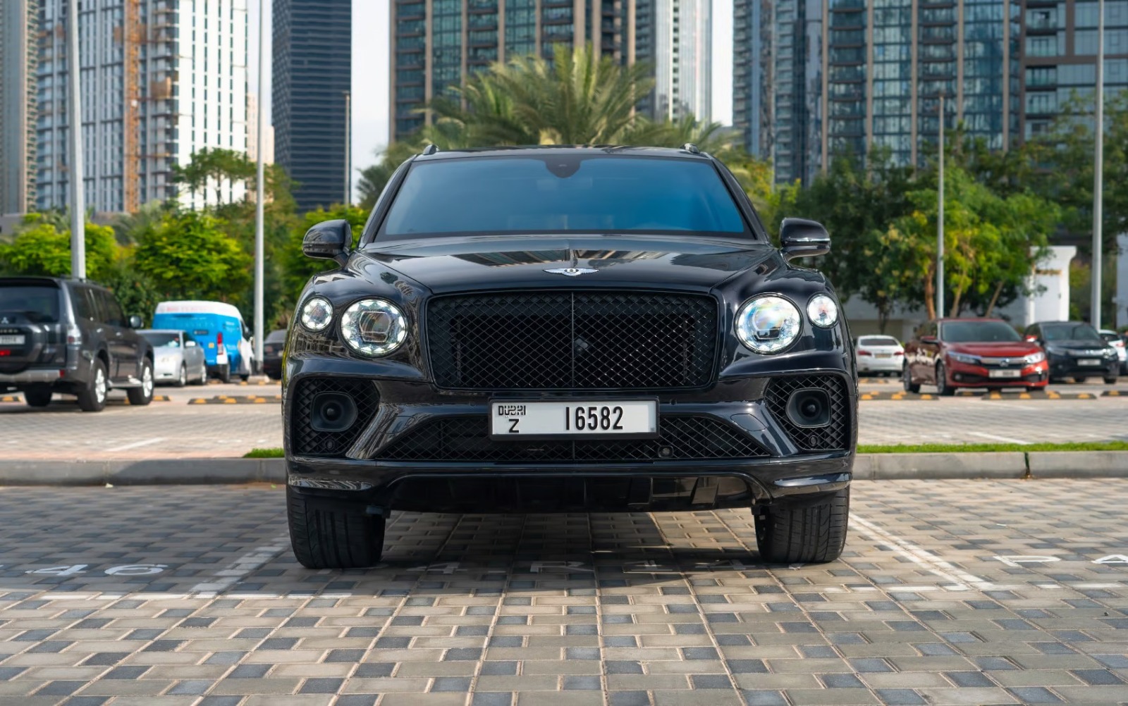 Bentley Bentayga — 1