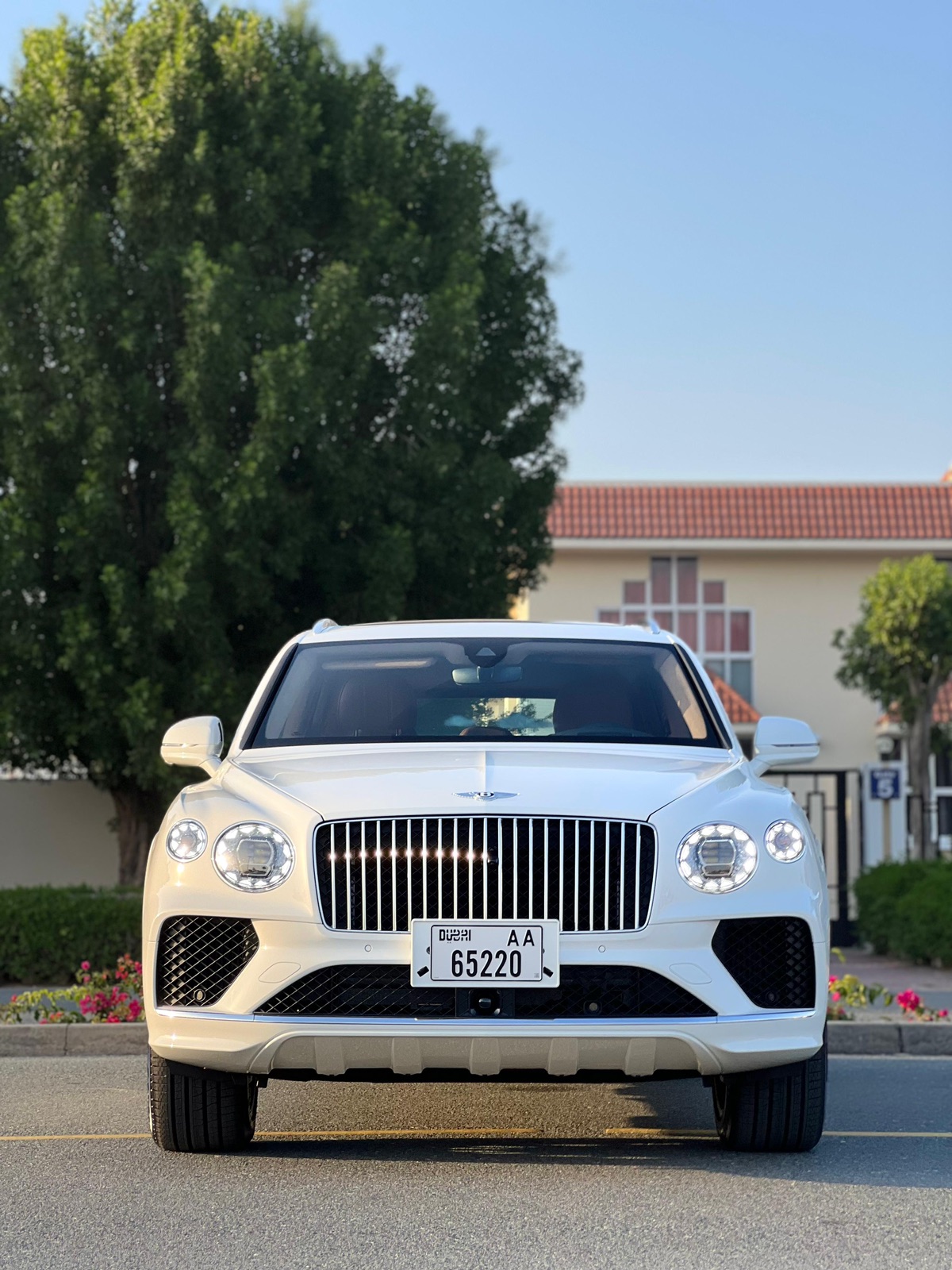 Bentley Bentayga — 1