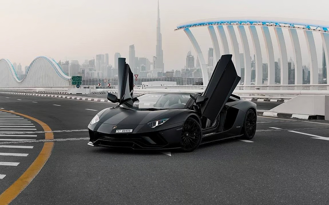 Lamborghini Aventador Roadster — 1